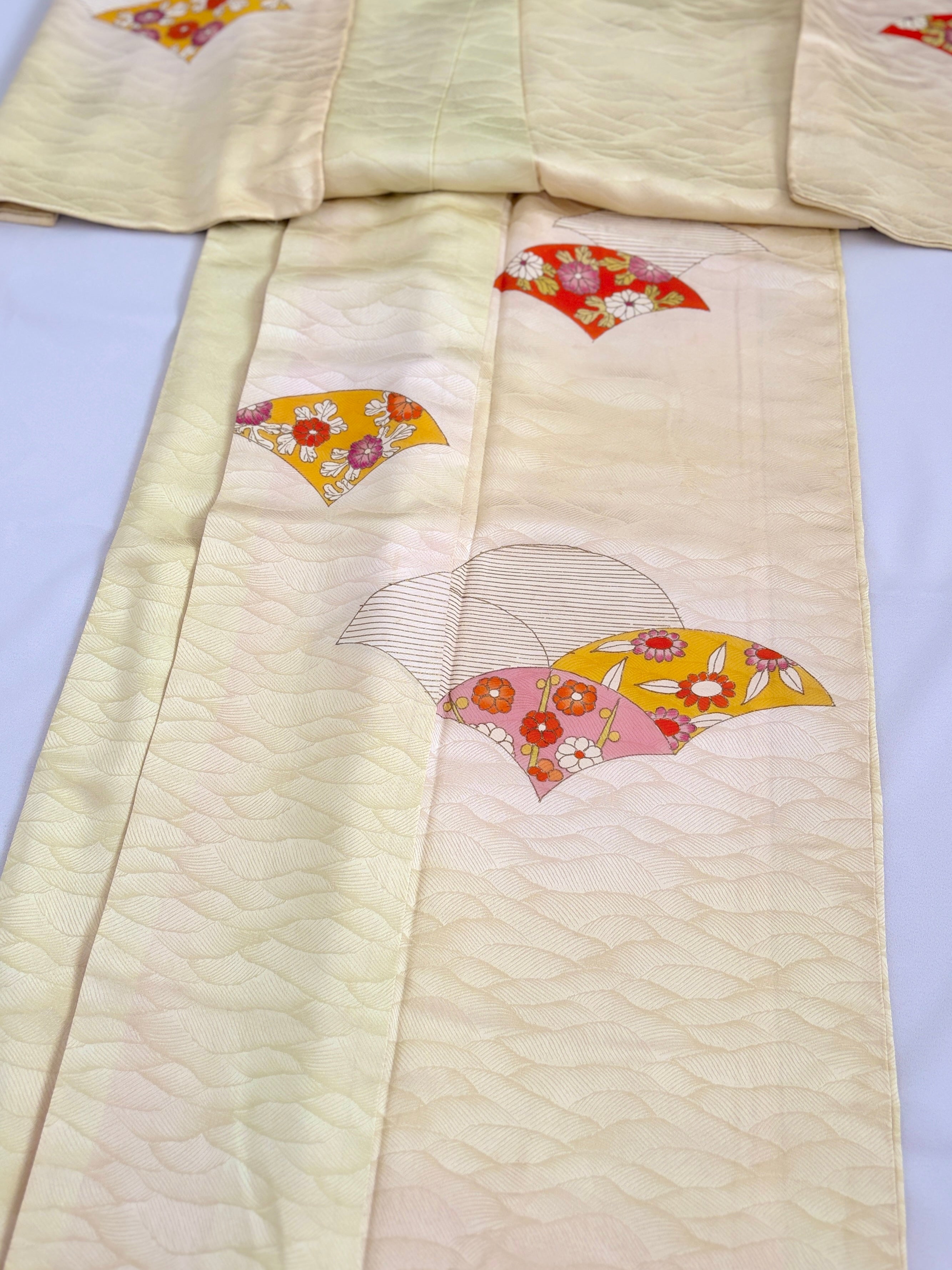 Lot de 5 Kimonos Vintage ( Série B)  — Sélection Exclusive