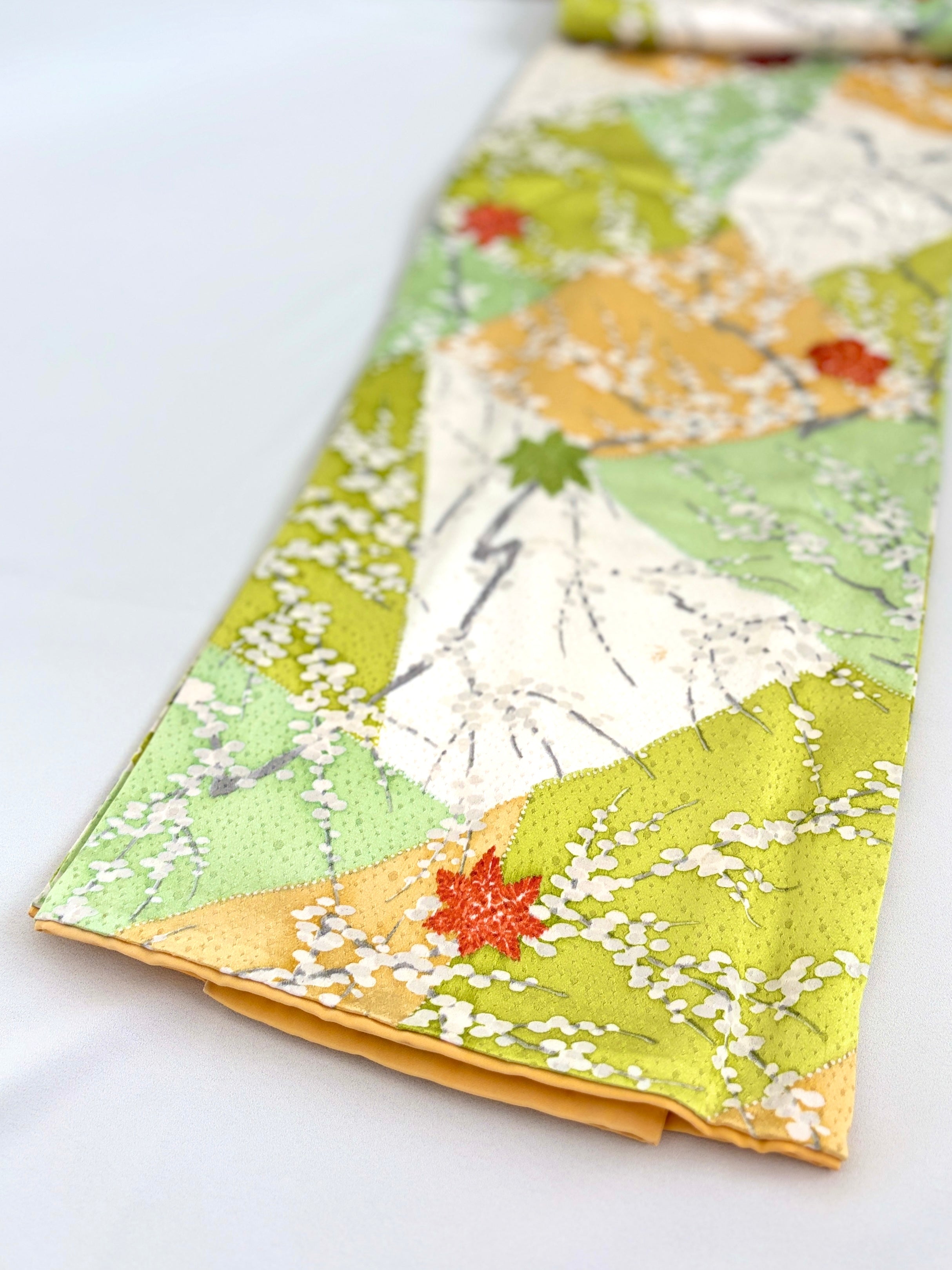 Lot de 5 Kimonos Vintage ( Série B)  — Sélection Exclusive